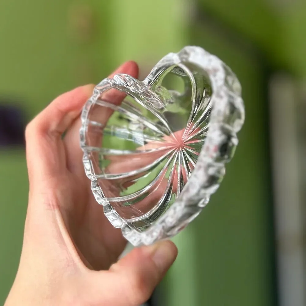 VTG Dainty Shiny Glass Heart Trinket Dish Mikasa Elegant Display - Picture 2 of 7